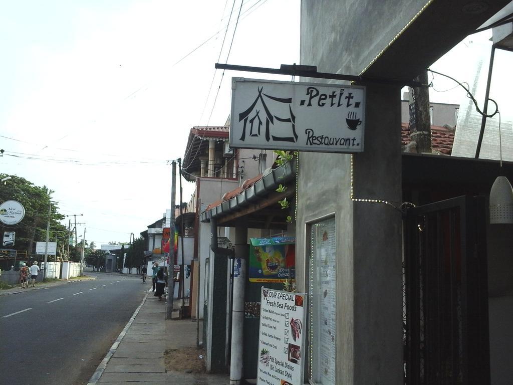 Petit Guest House Negombo Exterior foto