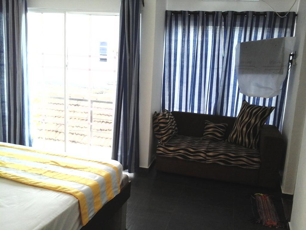 Petit Guest House Negombo Habitación foto