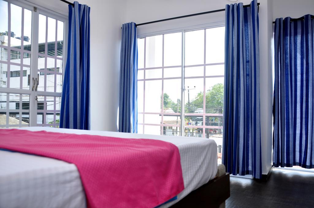 Petit Guest House Negombo Exterior foto